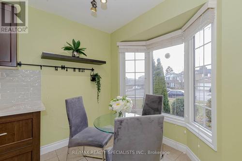 15 Cindy Avenue, Cambridge, ON - Indoor Photo Showing Other Room