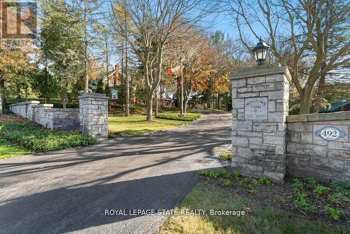 492 Governors Road, Hamilton, ON 