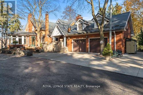 492 Governors Road, Hamilton, ON 