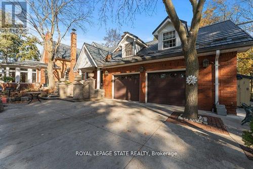 492 Governors Road, Hamilton, ON 