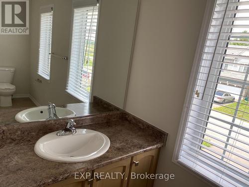 9 Esther Crescent, Thorold, ON - Indoor Photo Showing Bathroom