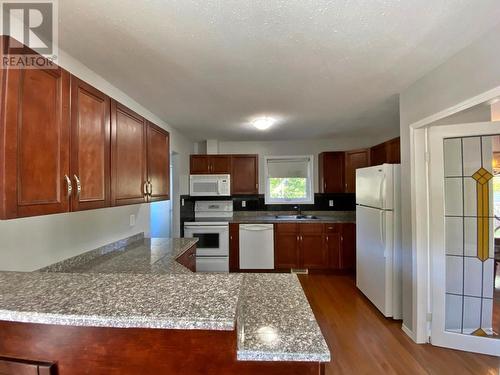 709 Stone Road, Barriere, BC - Indoor Photo Showing Kitchen With Double Sink