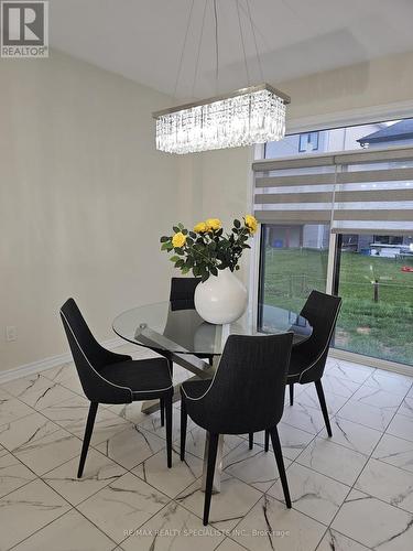 60 Witteveen Drive, Brantford, ON - Indoor Photo Showing Dining Room