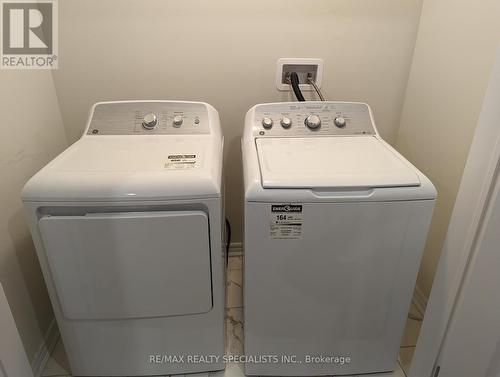 60 Witteveen Drive, Brantford, ON - Indoor Photo Showing Laundry Room