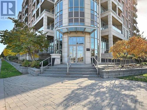 107 - 2480 Prince Michael Drive, Oakville, ON - Outdoor