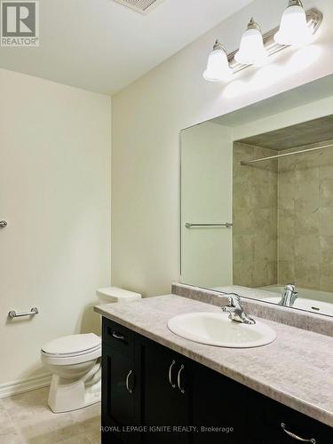 18 Tooker Drive, Brantford, ON - Indoor Photo Showing Bathroom