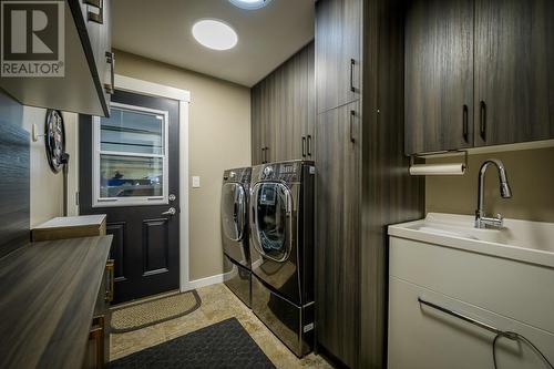 565 Mccurrach Place, Kamloops, BC - Indoor Photo Showing Laundry Room