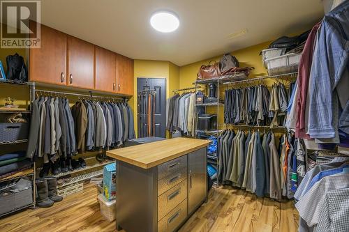 565 Mccurrach Place, Kamloops, BC - Indoor With Storage