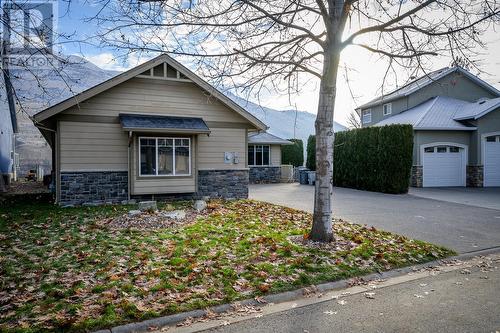 565 Mccurrach Place, Kamloops, BC - Outdoor