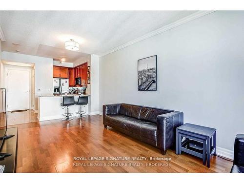 1502-2087 Lake Shore Blvd W, Toronto, ON - Indoor Photo Showing Living Room