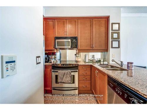 1502-2087 Lake Shore Blvd W, Toronto, ON - Indoor Photo Showing Kitchen With Double Sink