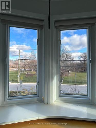 24 Glengarry Road, Ottawa, ON - Indoor Photo Showing Other Room