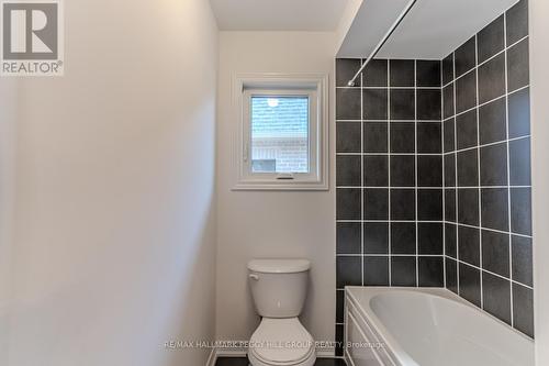 17 Baycroft Boulevard, Essa, ON - Indoor Photo Showing Bathroom