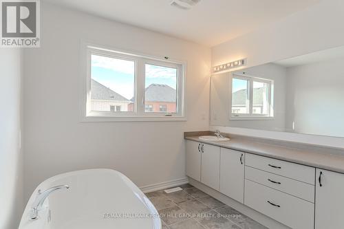 17 Baycroft Boulevard, Essa, ON - Indoor Photo Showing Bathroom