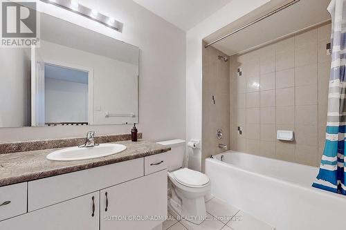 22 Greenwood Drive, Essa, ON - Indoor Photo Showing Bathroom