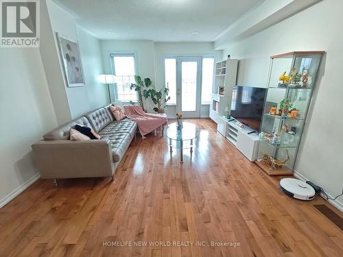 5271 Major Mackenzie Drive E, Markham, ON - Indoor Photo Showing Living Room