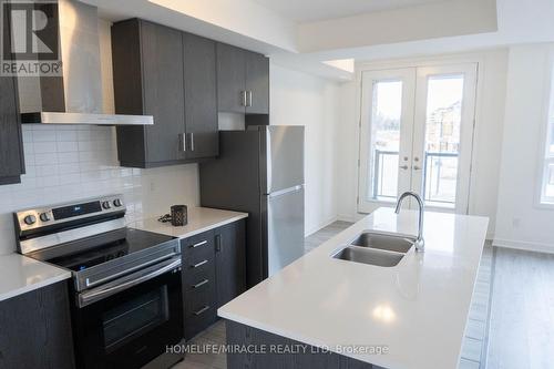 60 Blue Forest Crescent, Barrie, ON - Indoor Photo Showing Kitchen With Double Sink With Upgraded Kitchen