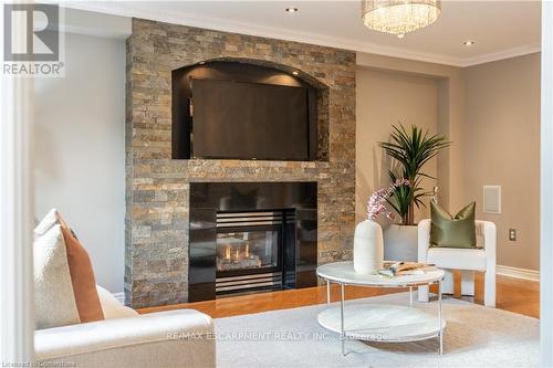 14 Evergreens Drive, Grimsby, ON - Indoor Photo Showing Living Room With Fireplace