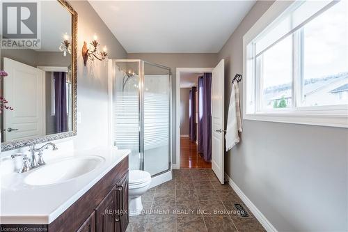 14 Evergreens Drive, Grimsby, ON - Indoor Photo Showing Bathroom