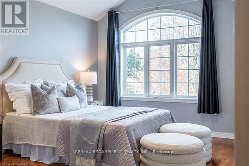 14 Evergreens Drive, Grimsby, ON - Indoor Photo Showing Bedroom