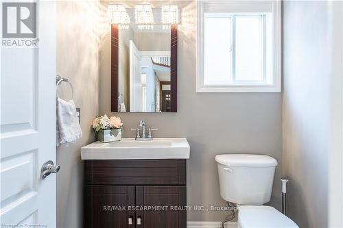 14 Evergreens Drive, Grimsby, ON - Indoor Photo Showing Bathroom