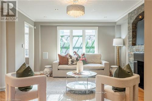 14 Evergreens Drive, Grimsby, ON - Indoor Photo Showing Living Room