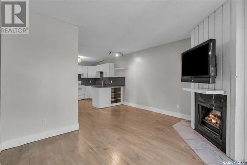 405 512 4Th Avenue N, Saskatoon, SK - Indoor With Fireplace