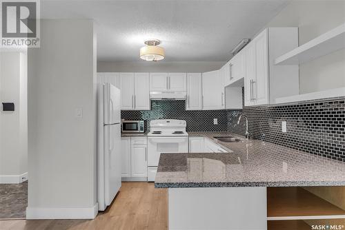 405 512 4Th Avenue N, Saskatoon, SK - Indoor Photo Showing Kitchen