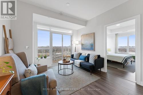 2101 - 10 Wilby Crescent, Toronto, ON - Indoor Photo Showing Living Room