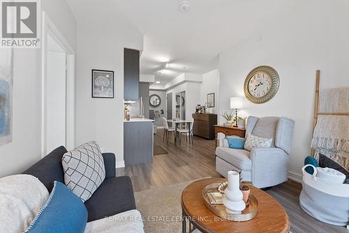 2101 - 10 Wilby Crescent, Toronto, ON - Indoor Photo Showing Living Room