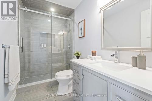 599 Beach Boulevard, Hamilton, ON - Indoor Photo Showing Bathroom