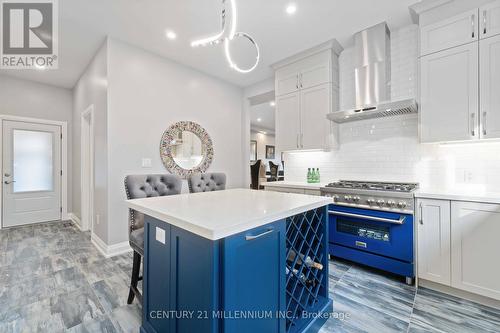 599 Beach Boulevard, Hamilton, ON - Indoor Photo Showing Kitchen With Upgraded Kitchen