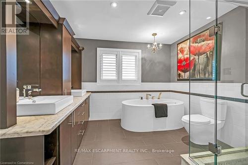 58 Tamwood Court, Hamilton, ON - Indoor Photo Showing Bathroom