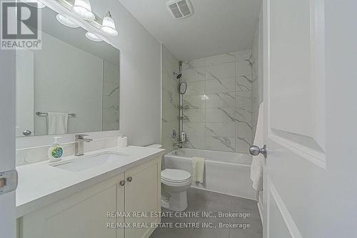 14 Macdonell Road, Niagara-On-The-Lake, ON - Indoor Photo Showing Bathroom