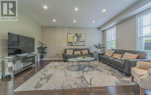 14 Macdonell Road, Niagara-On-The-Lake, ON - Indoor Photo Showing Living Room