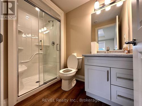 110 - 118 Summersides Boulevard, Pelham (662 - Fonthill), ON - Indoor Photo Showing Bathroom