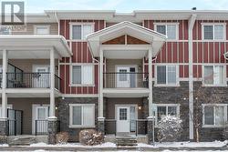 52 West Caoch Manor SW  Calgary, AB T3H 1R7