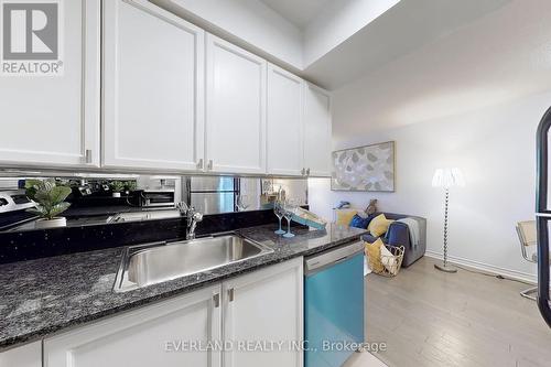 2311 - 1 Rean Drive, Toronto, ON - Indoor Photo Showing Kitchen