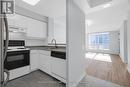 817 - 942 Yonge Street, Toronto, ON  - Indoor Photo Showing Kitchen 