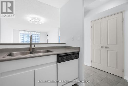 817 - 942 Yonge Street, Toronto, ON - Indoor Photo Showing Kitchen With Double Sink