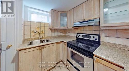 201 Centre Street W, Richmond Hill, ON - Indoor Photo Showing Kitchen With Double Sink