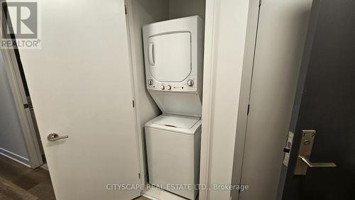 1219 - 86 Dundas Street E, Mississauga, ON - Indoor Photo Showing Laundry Room