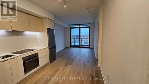 1219 - 86 Dundas Street E, Mississauga, ON - Indoor Photo Showing Kitchen