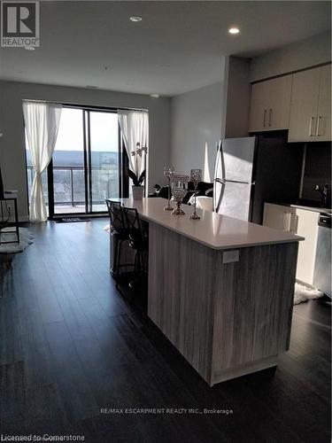 2304 - 15 Queen Street S, Hamilton, ON - Indoor Photo Showing Kitchen