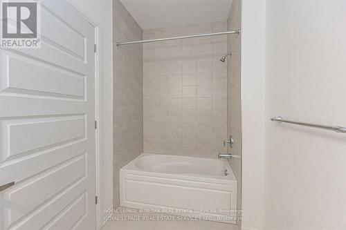 512 - 460 Gordon Krantz Avenue, Milton, ON - Indoor Photo Showing Bathroom