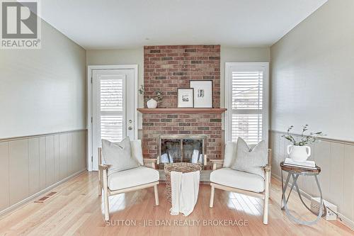 1262 Hastings Drive, London, ON - Indoor Photo Showing Living Room With Fireplace