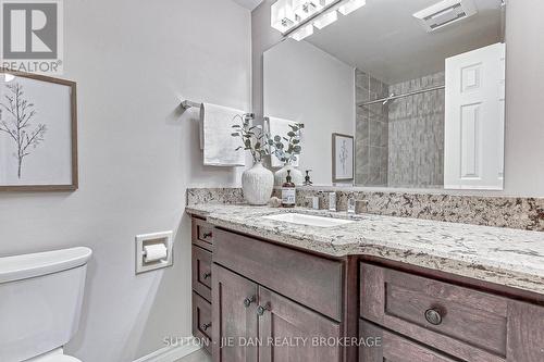 1262 Hastings Drive, London, ON - Indoor Photo Showing Bathroom