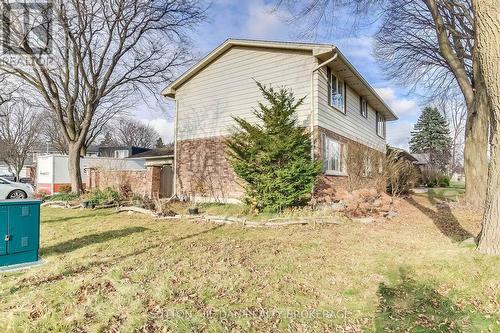 1262 Hastings Drive, London, ON - Outdoor