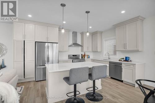 403 Breakwater Boulevard, Central Elgin, ON - Indoor Photo Showing Kitchen With Upgraded Kitchen