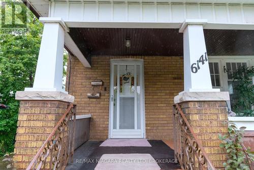 6141 Main Street, Niagara Falls (216 - Dorchester), ON - Outdoor With Exterior